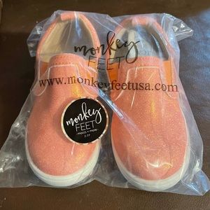 2-3 year Monkey Feet USA Salmon Glitter Slides